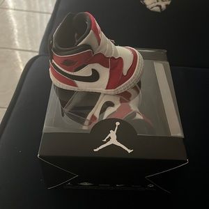 Infant Jordan 1 "lost and found" sneakers size 1C